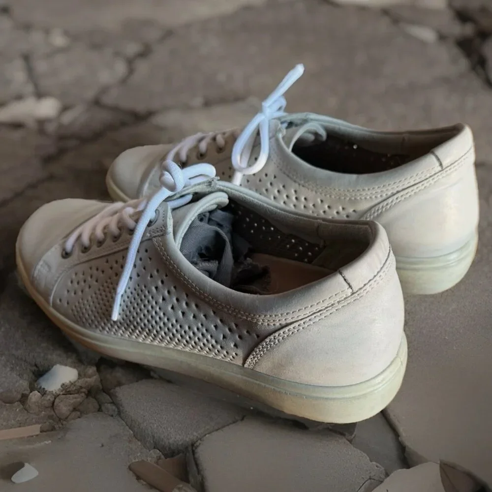 (9) ECCO Soft 7 Trend Tie Perforated Light Gray Leather Low Top Casual Sneakers